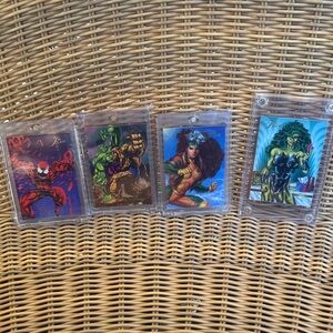 Bundle Marvel Trading Cards with hard case cover
